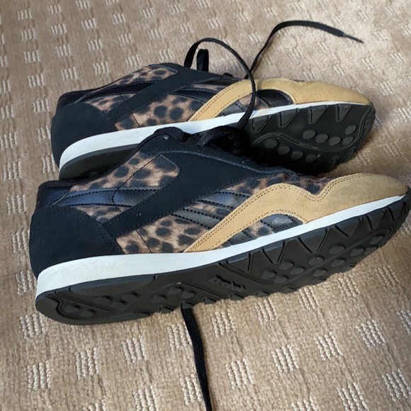 Reebok classic women’s leopard sneakers - Picture 5 of 5